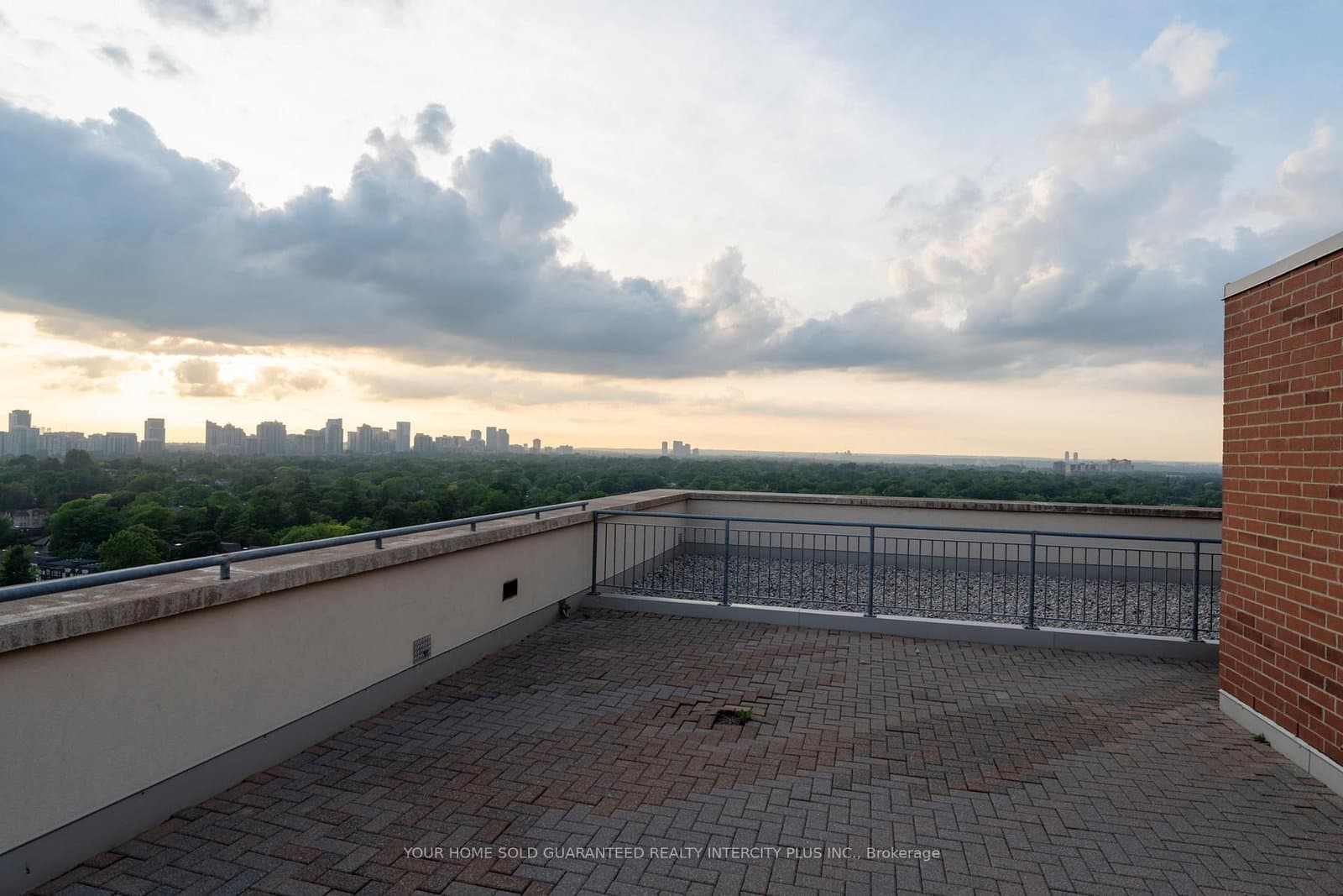 1 Clairtrell Road, Unit 811 thumbnail 46