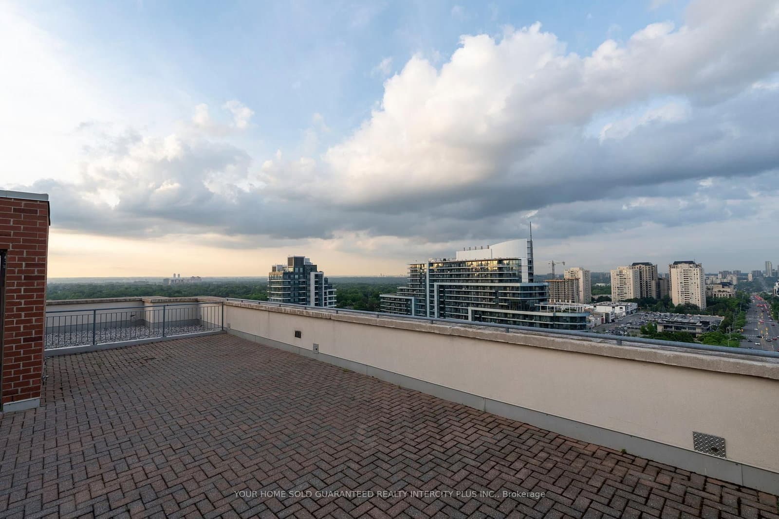 1 Clairtrell Road, Unit 811 thumbnail 47