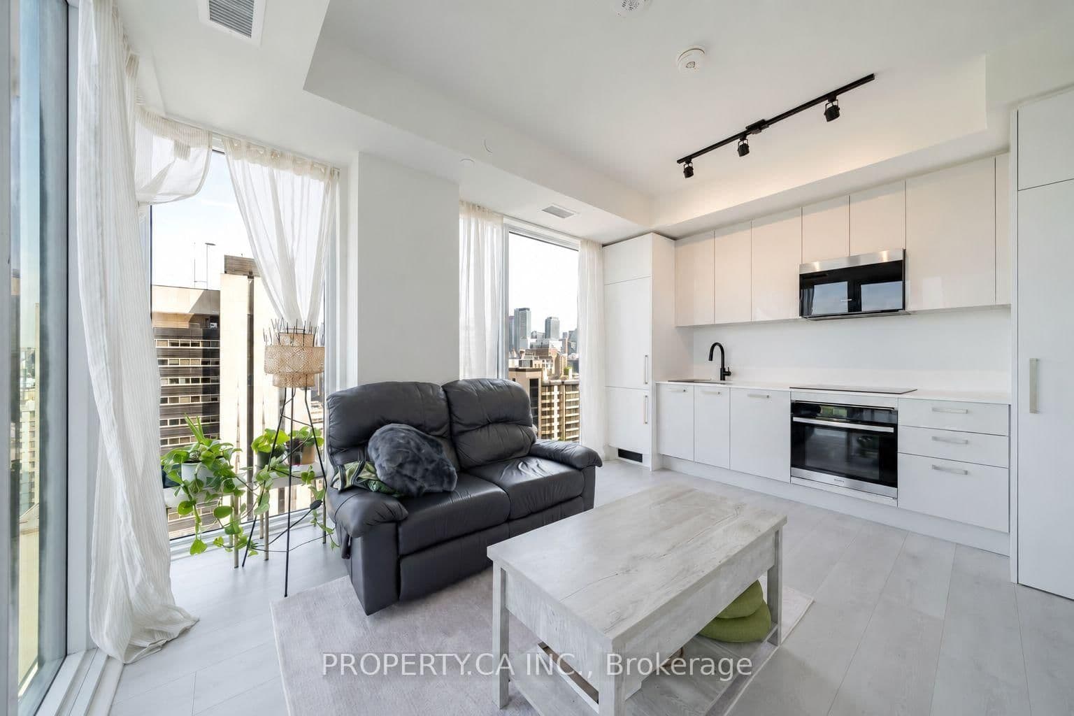 280 Dundas Street W, Unit 1702 thumbnail 4