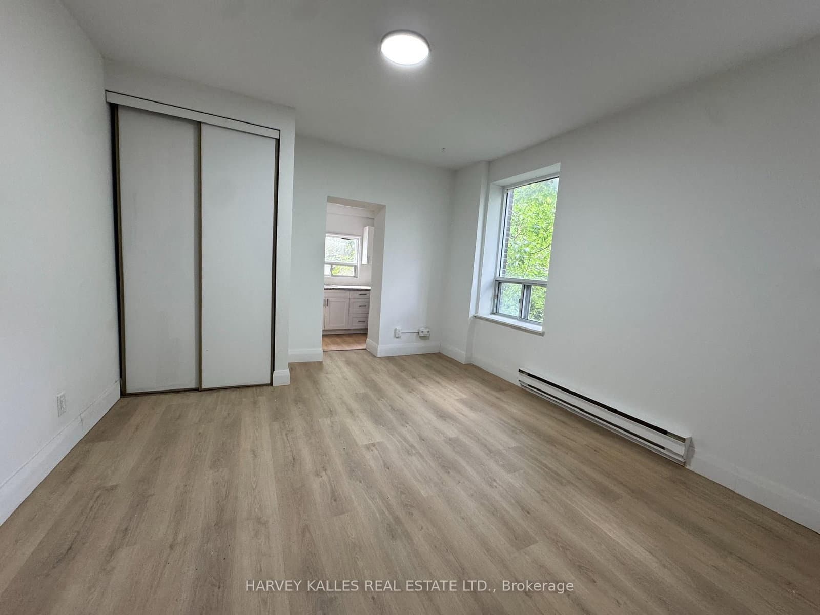 399 Dupont Street, Unit 304 thumbnail 9