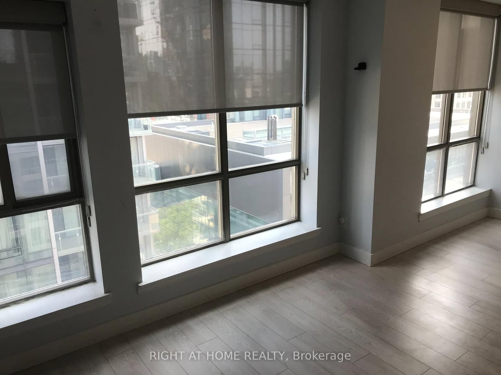 40 Scollard Street, Unit 1601 thumbnail 10