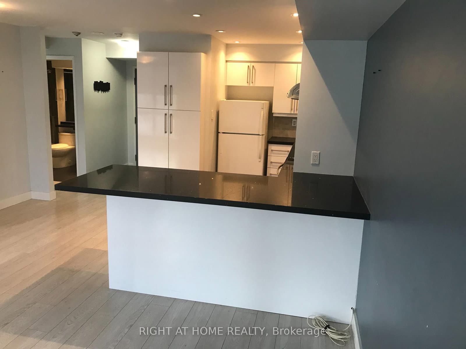 40 Scollard Street, Unit 1601 thumbnail 15