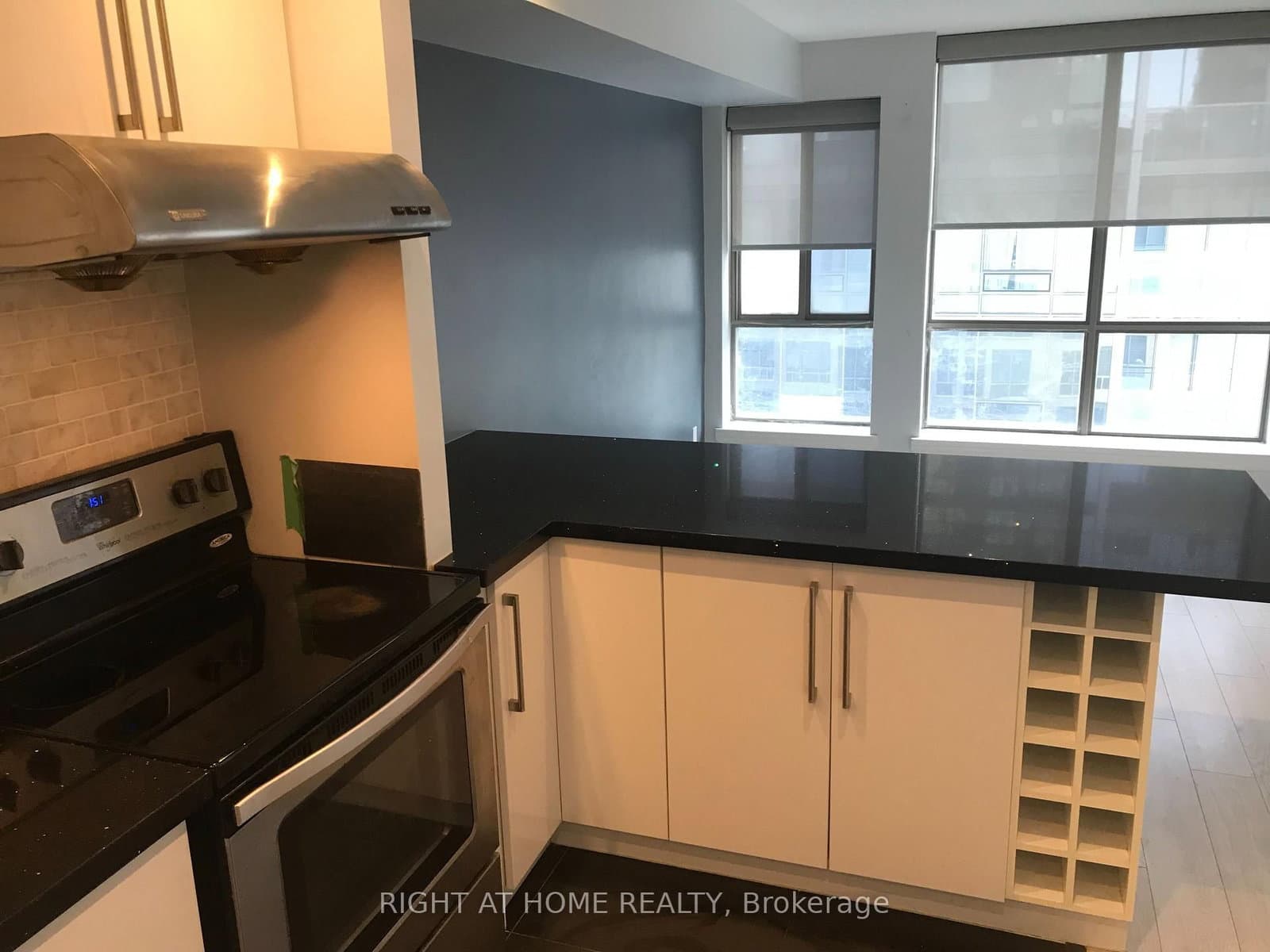 40 Scollard Street, Unit 1601 thumbnail 19