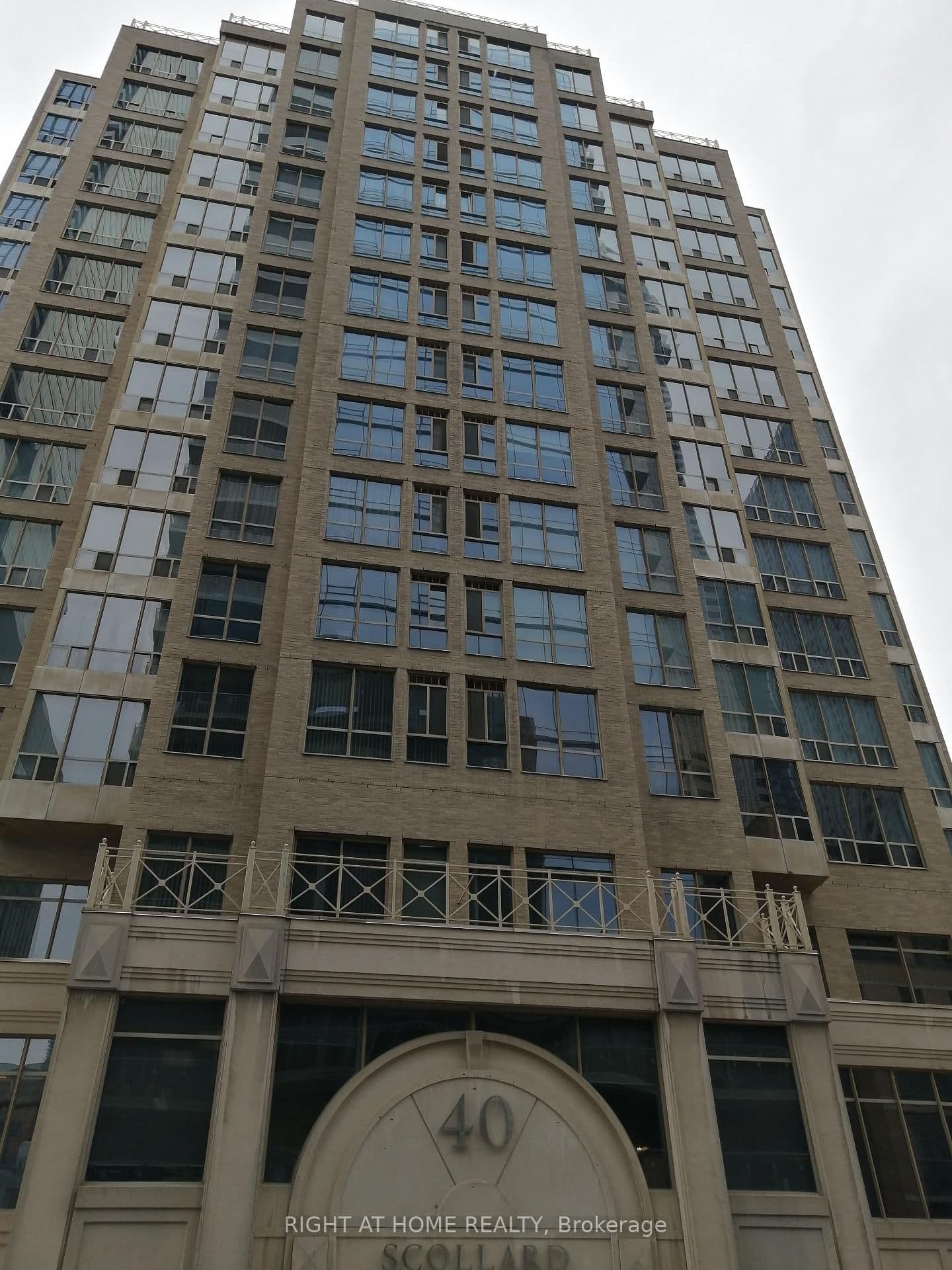 40 Scollard Street, Unit 1601 thumbnail 2