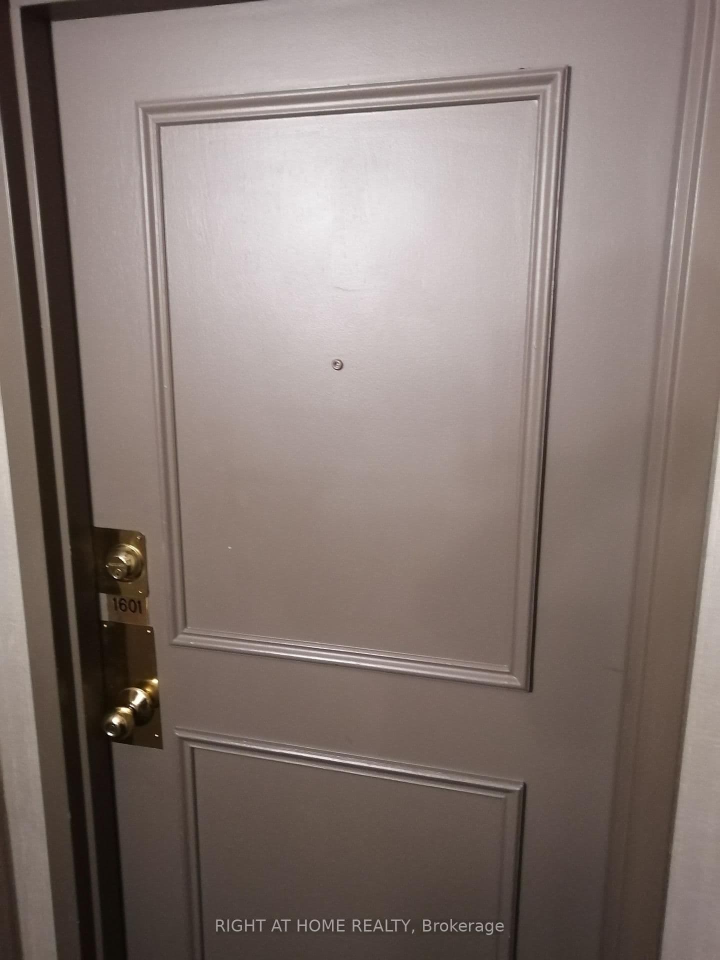 40 Scollard Street, Unit 1601 thumbnail 3