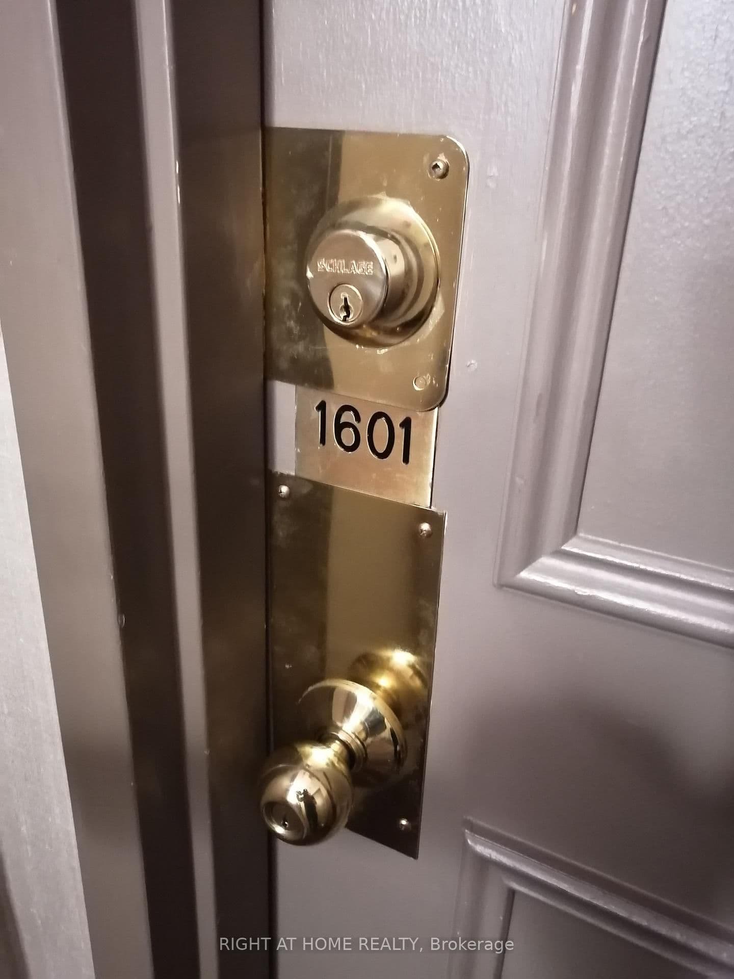40 Scollard Street, Unit 1601 thumbnail 4