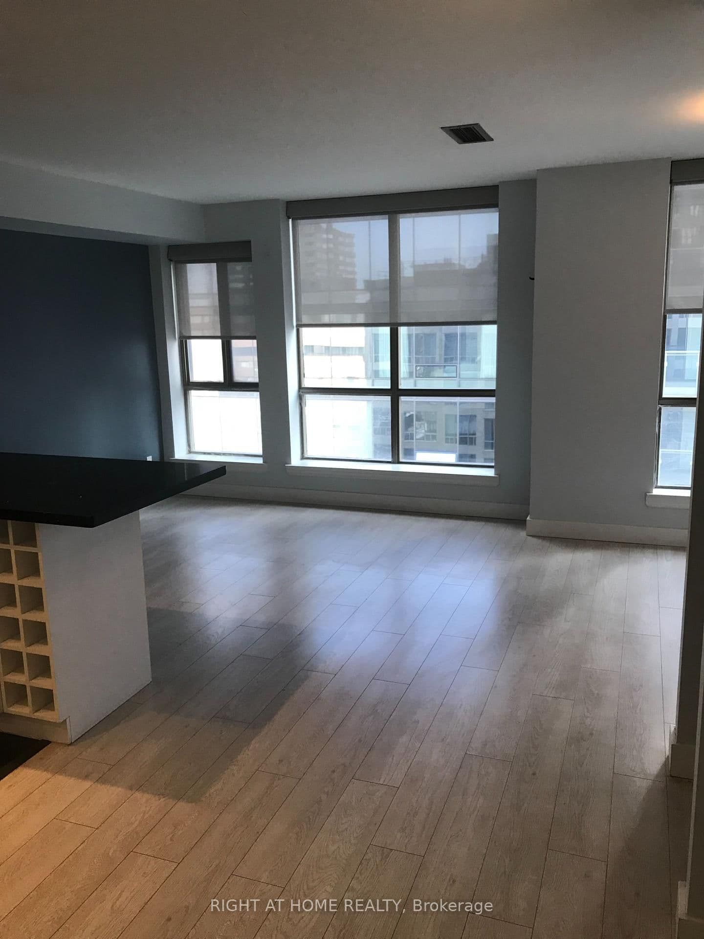 40 Scollard Street, Unit 1601 thumbnail 5