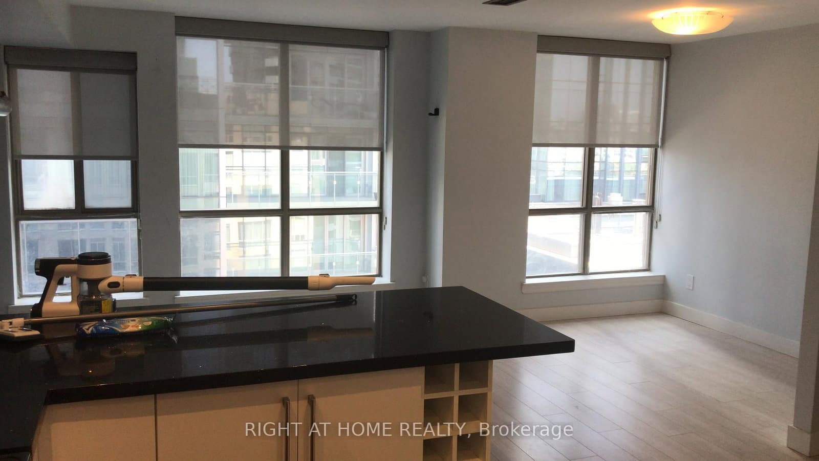 40 Scollard Street, Unit 1601 thumbnail 6