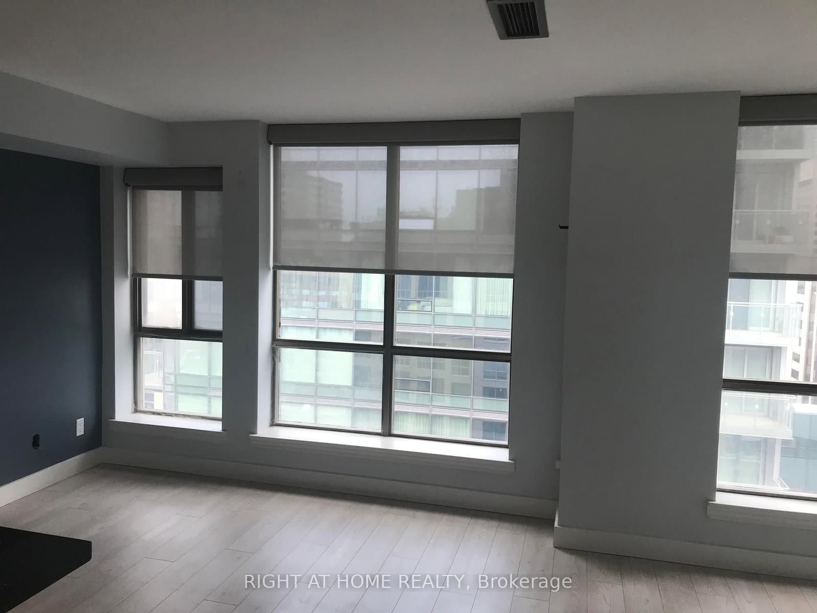 40 Scollard Street, Unit 1601 thumbnail 8