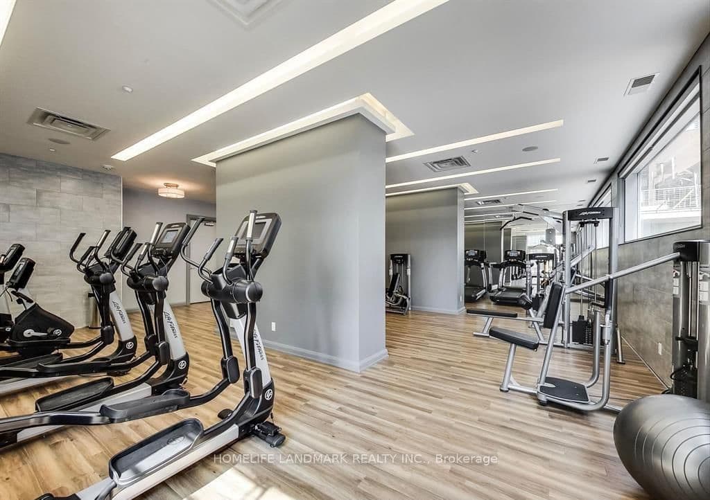 155 Yorkville Avenue, Unit 901 thumbnail 10