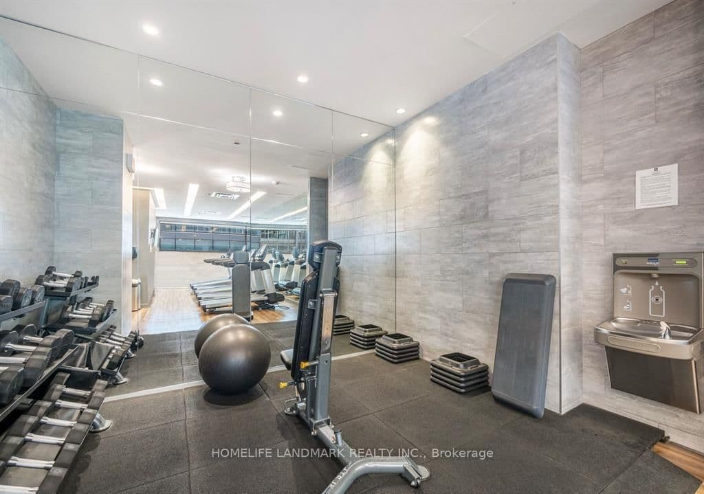 155 Yorkville Avenue, Unit 901 thumbnail 12
