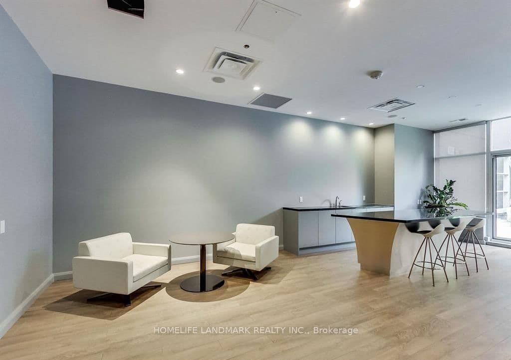 155 Yorkville Avenue, Unit 901 thumbnail 13