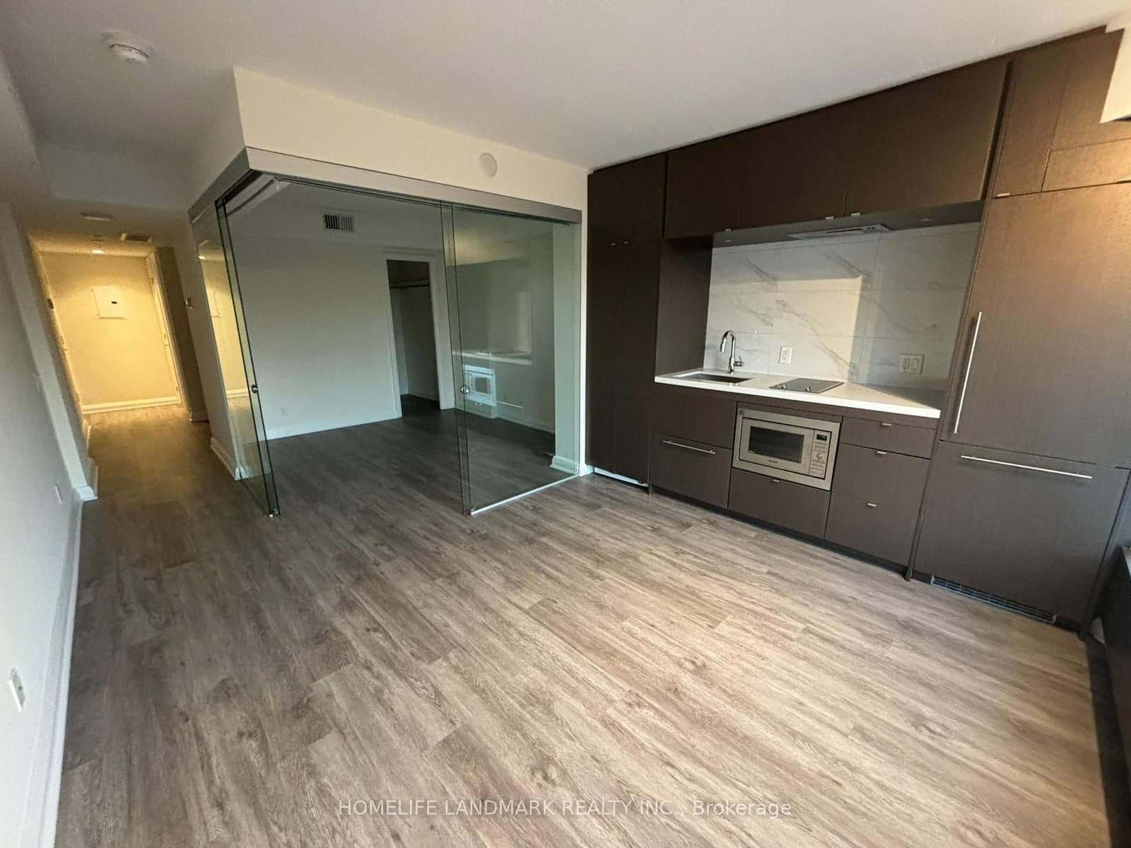 155 Yorkville Avenue, Unit 901 thumbnail 2