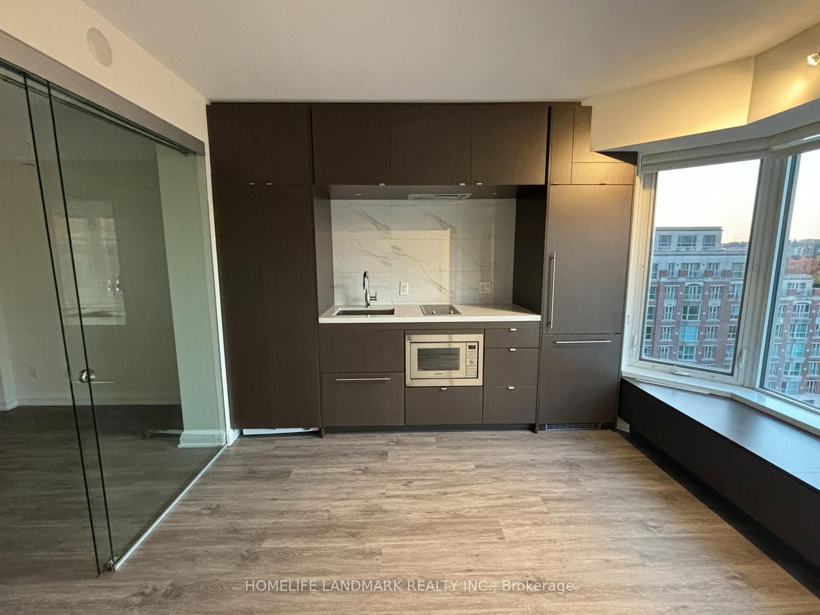 155 Yorkville Avenue, Unit 901 thumbnail 4
