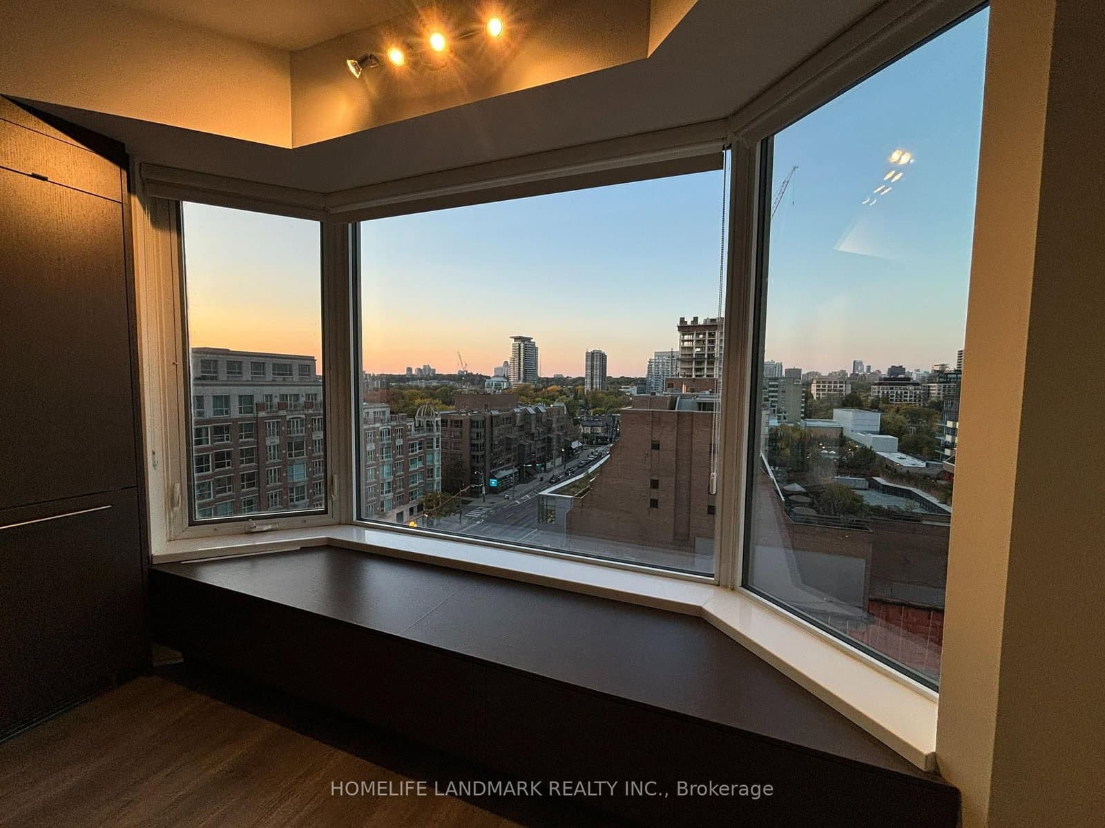 155 Yorkville Avenue, Unit 901 thumbnail 5