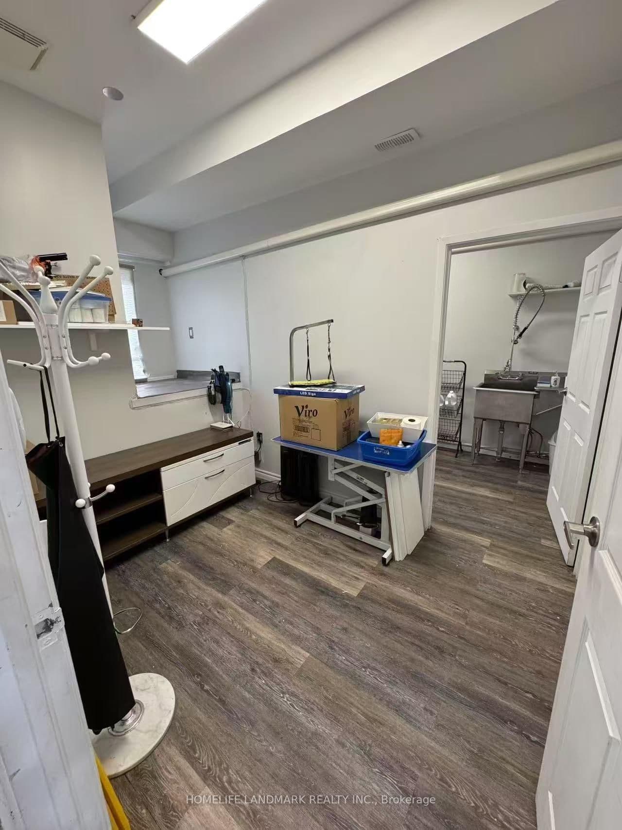4140 Bathurst Street, Unit 4136 thumbnail 4