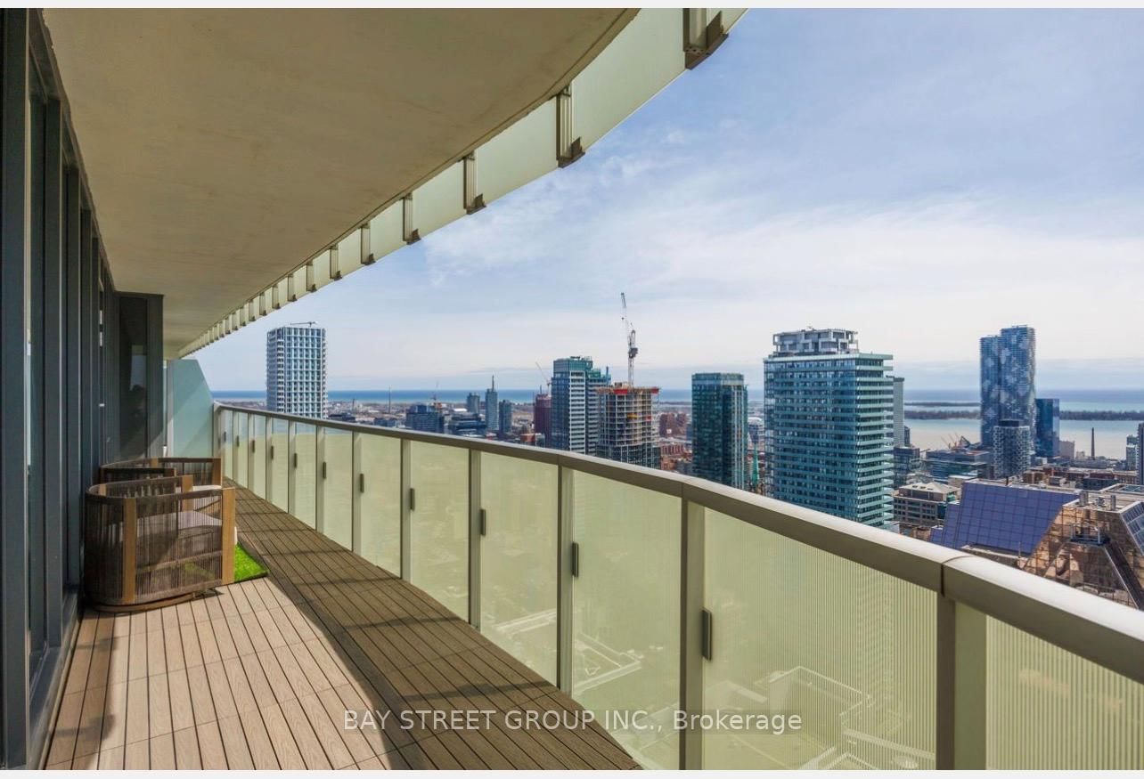 197 Yonge Street, Unit 4209 thumbnail 2