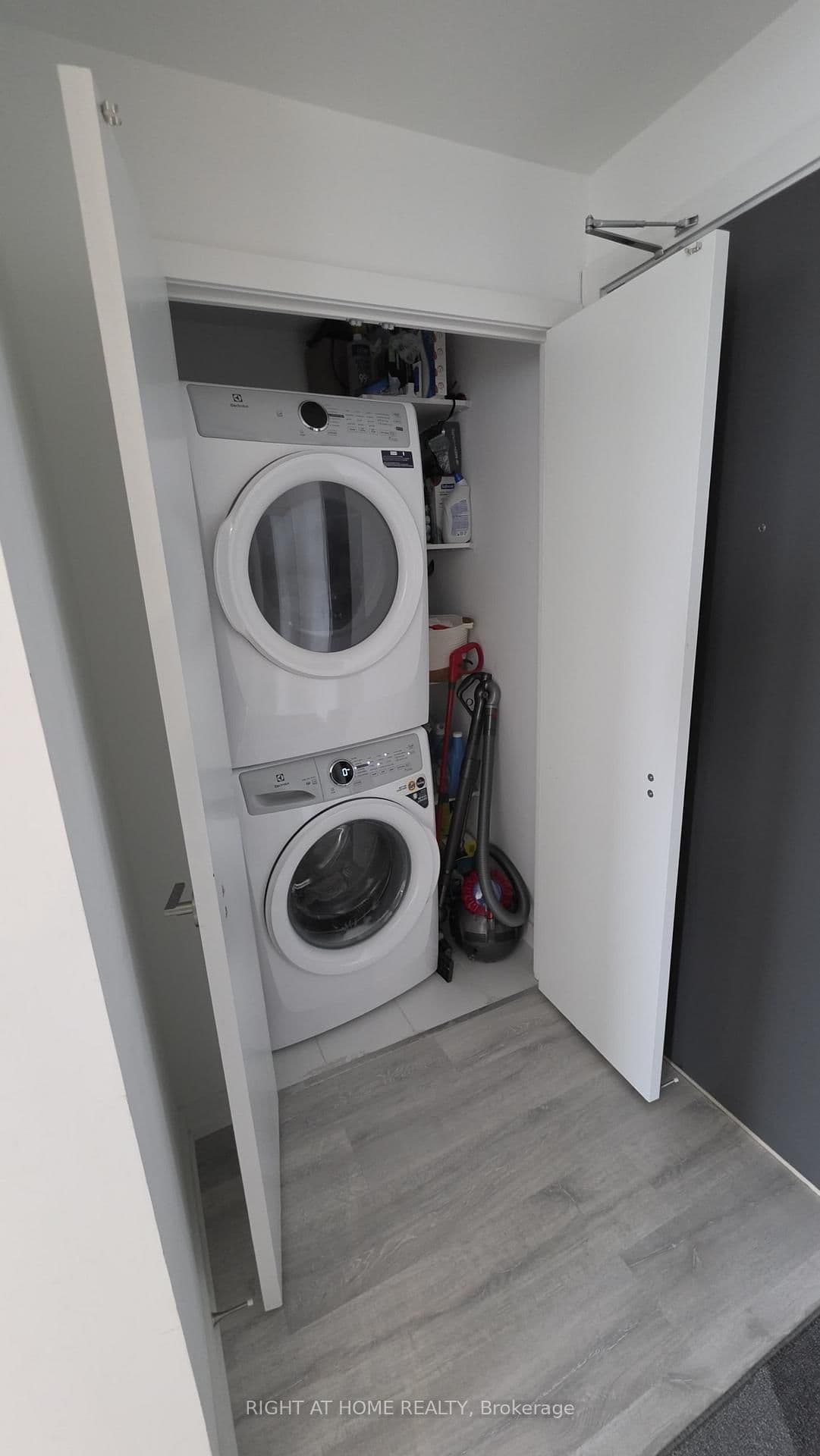 8 Olympic Garden Drive, Unit 2304 thumbnail 13