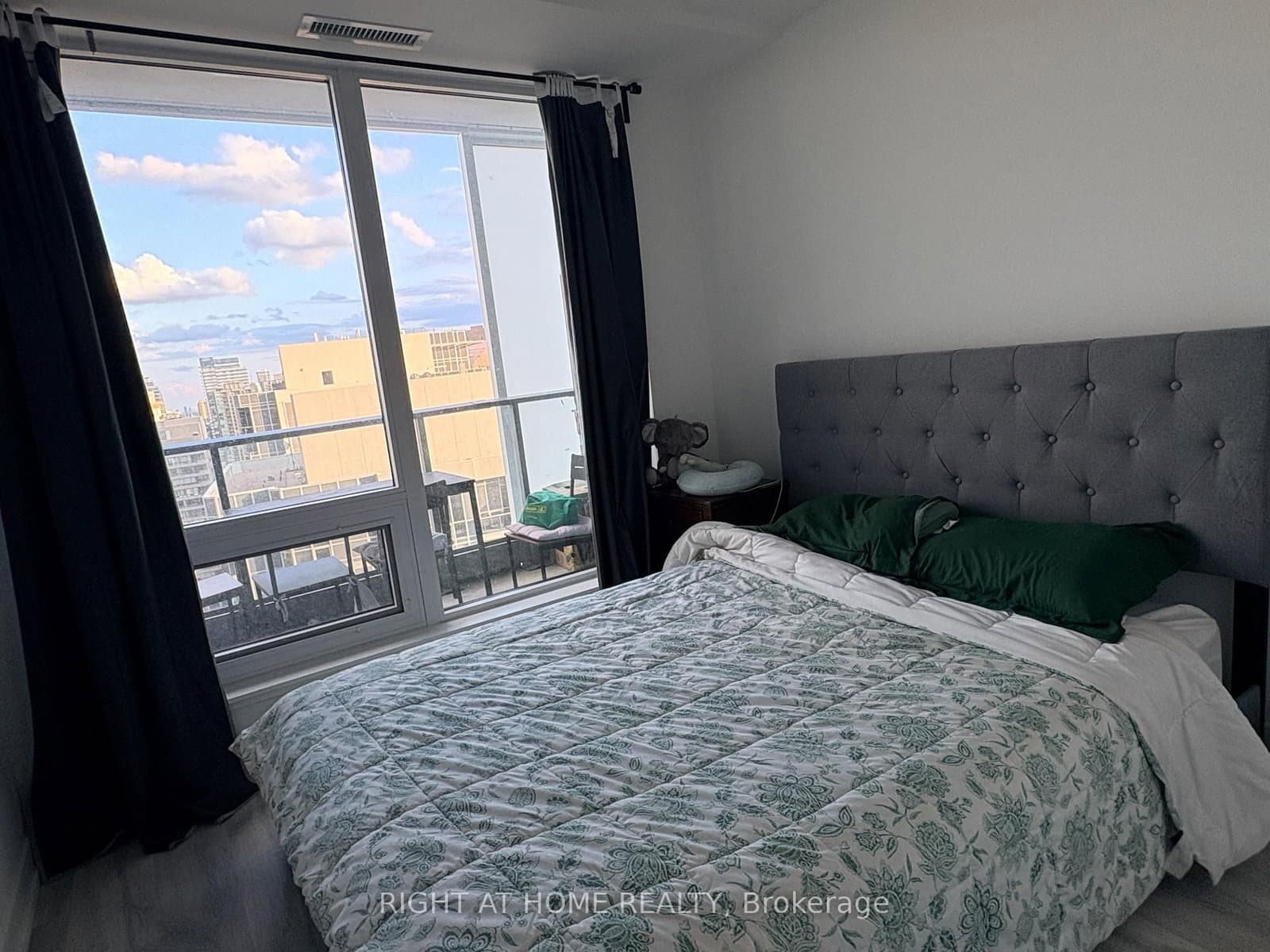8 Olympic Garden Drive, Unit 2304 thumbnail 17