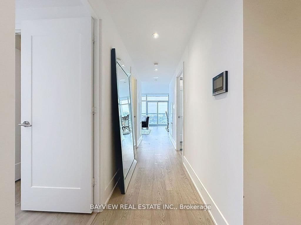 10 York Street, Unit 4110 thumbnail 4