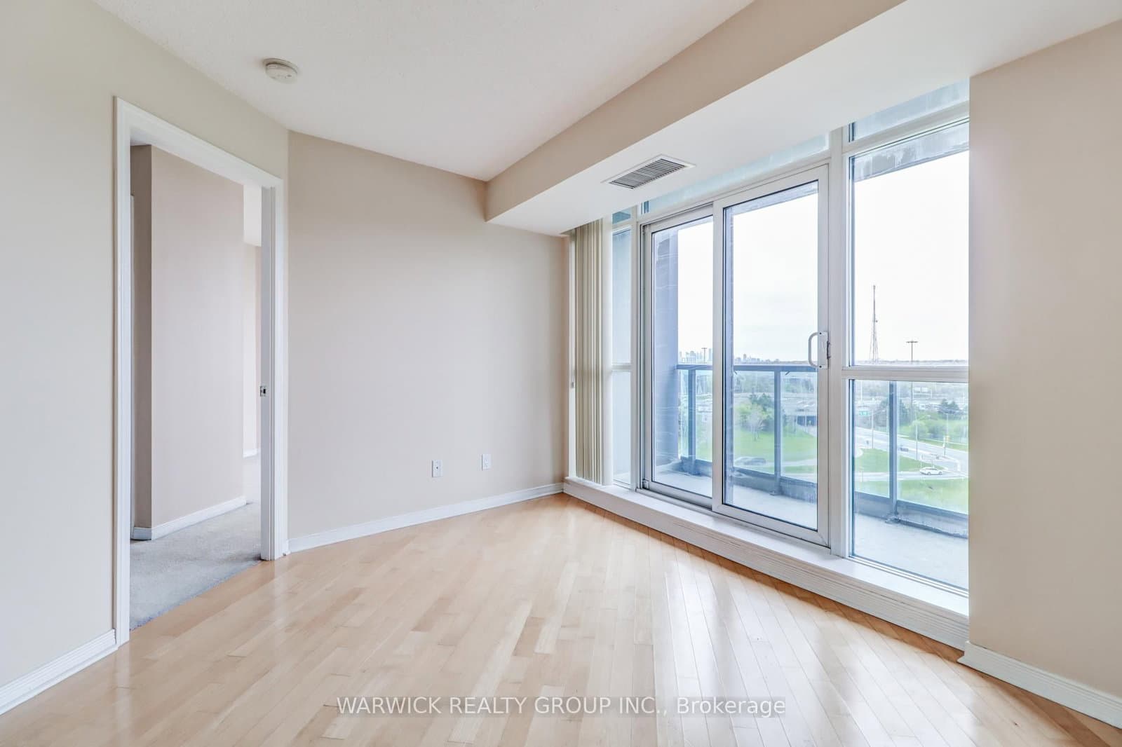 30 Harrison Garden Boulevard, Unit 903 thumbnail 11