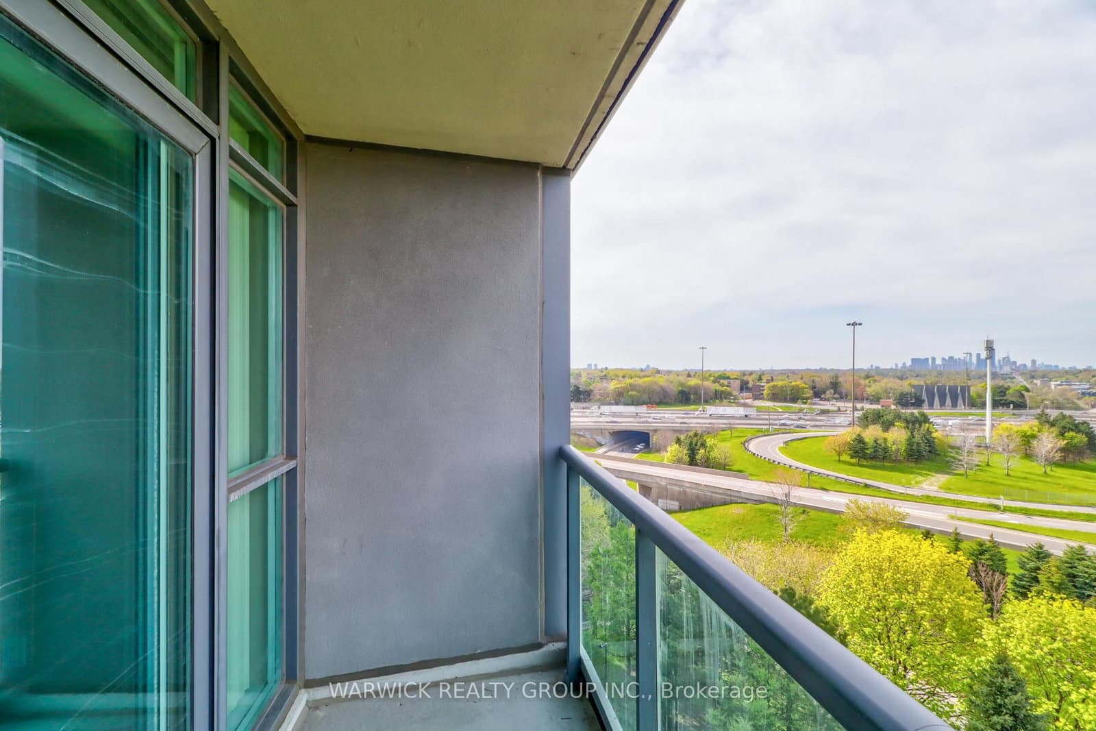 30 Harrison Garden Boulevard, Unit 903 thumbnail 24