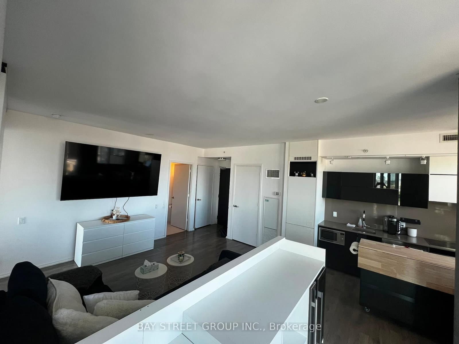 125 Peter Street, Unit 1202 thumbnail 2
