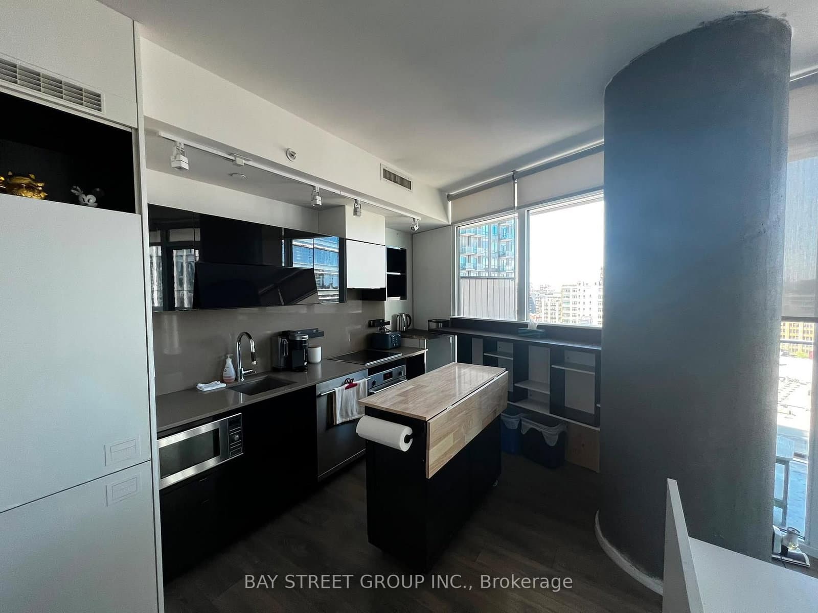 125 Peter Street, Unit 1202 thumbnail 4