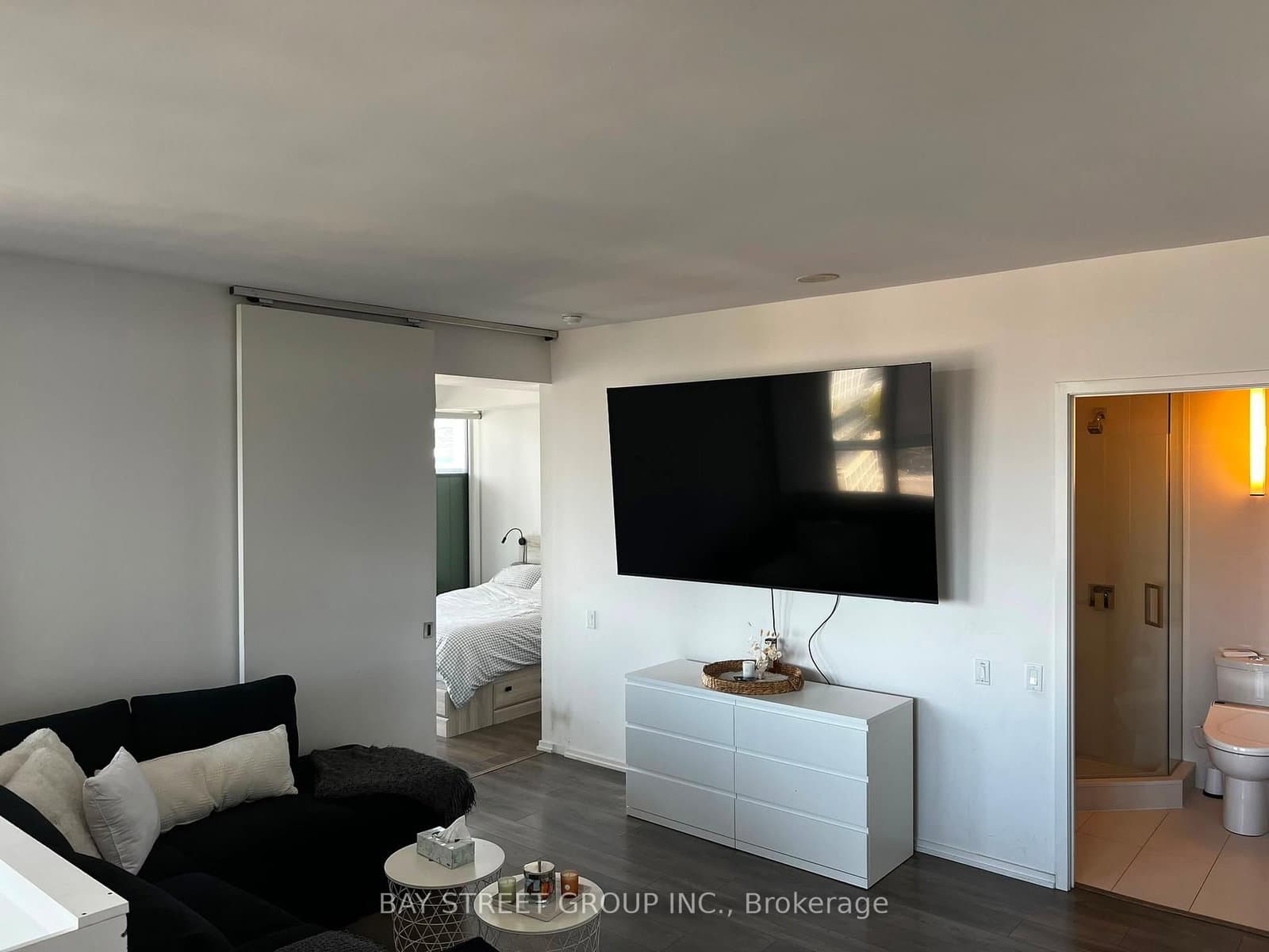 125 Peter Street, Unit 1202 thumbnail 5