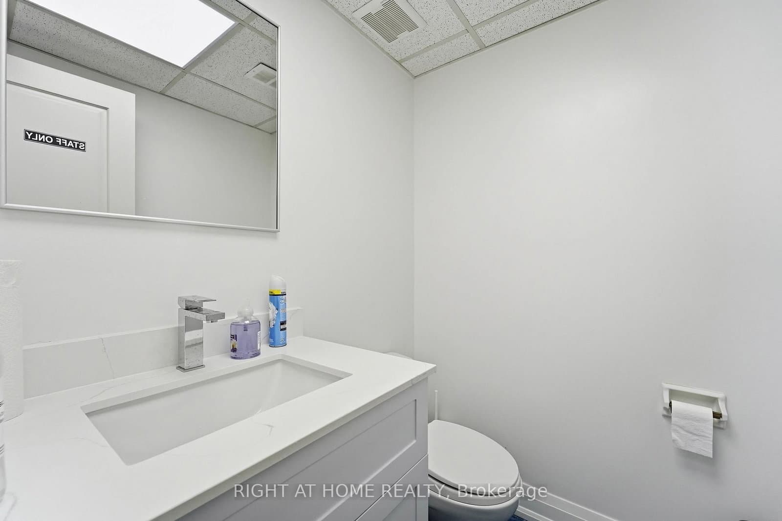 235 St Clair Avenue W, Unit 109 thumbnail 18