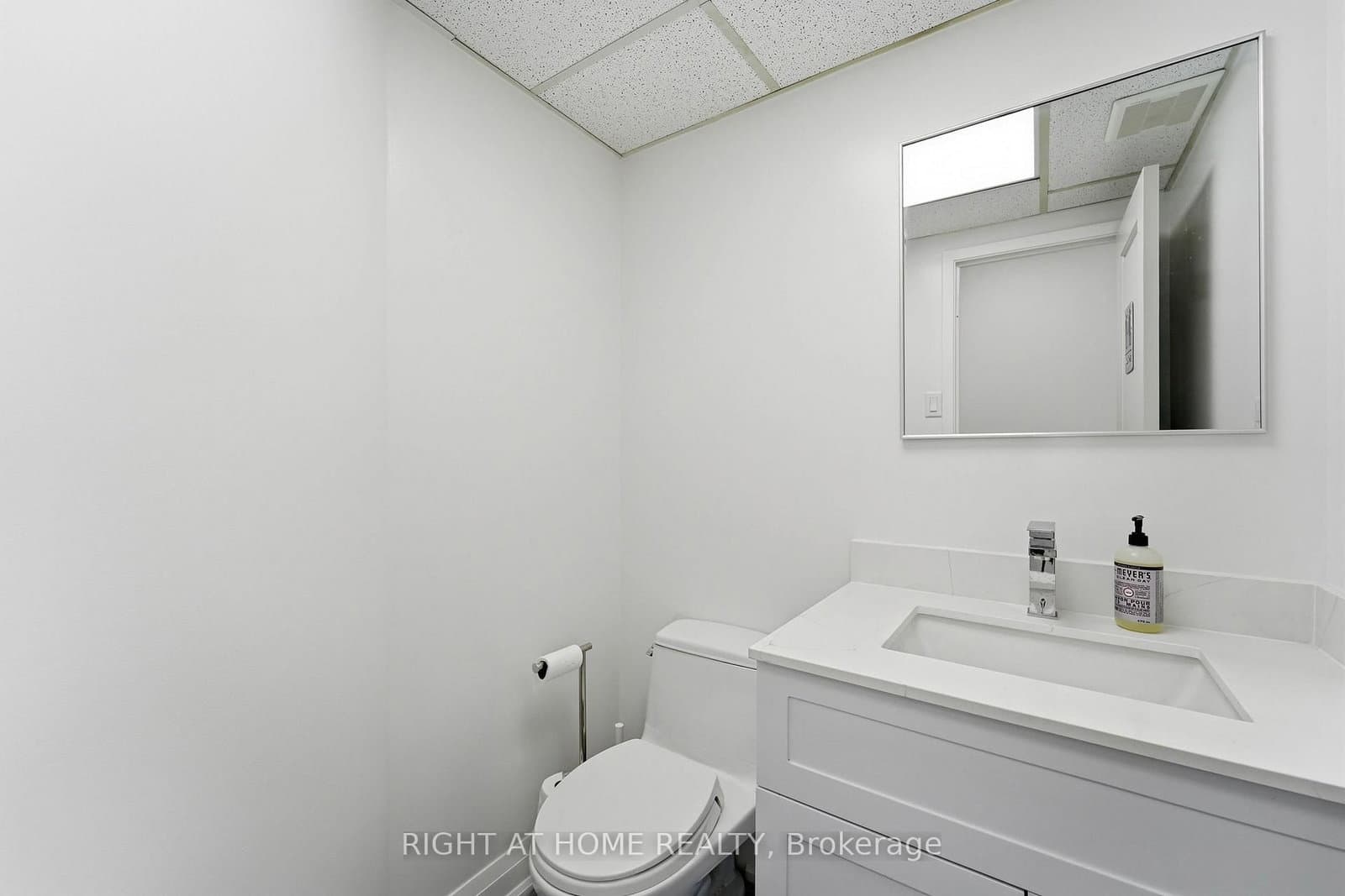 235 St Clair Avenue W, Unit 109 thumbnail 19