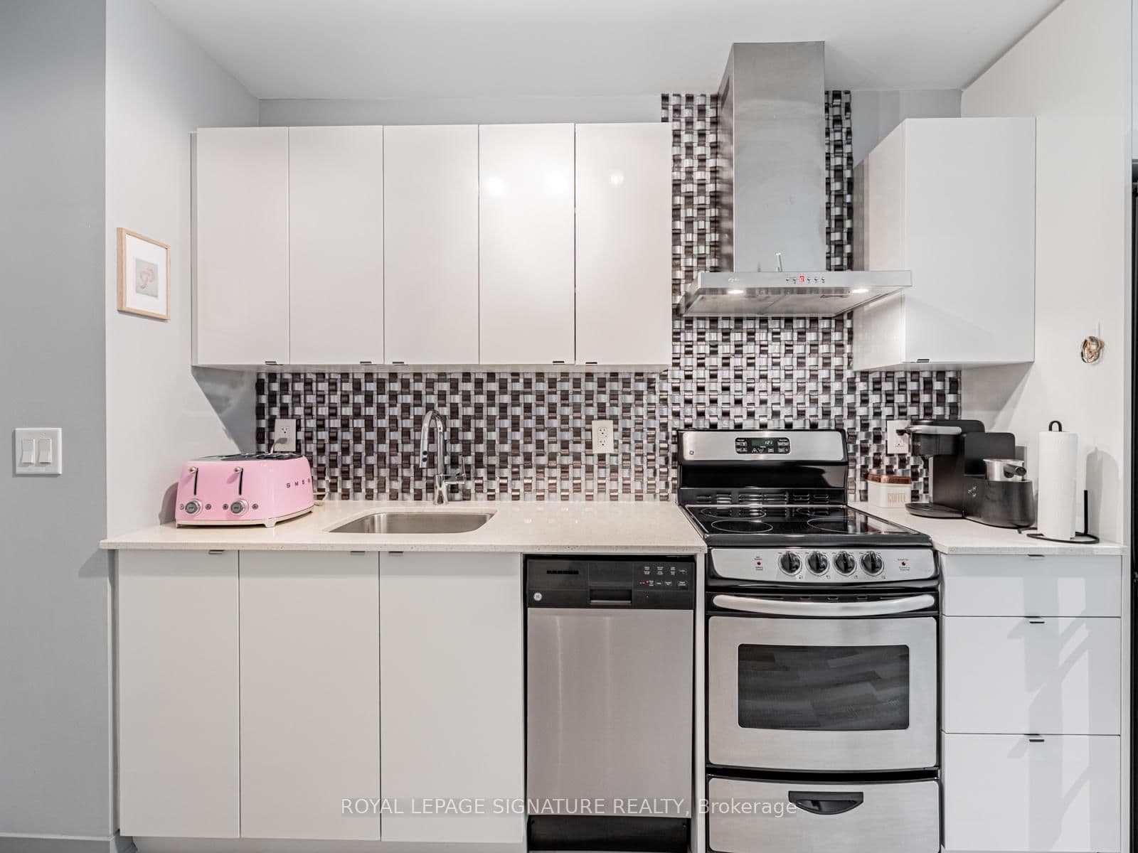 51 East Liberty Street, Unit 202 thumbnail 3