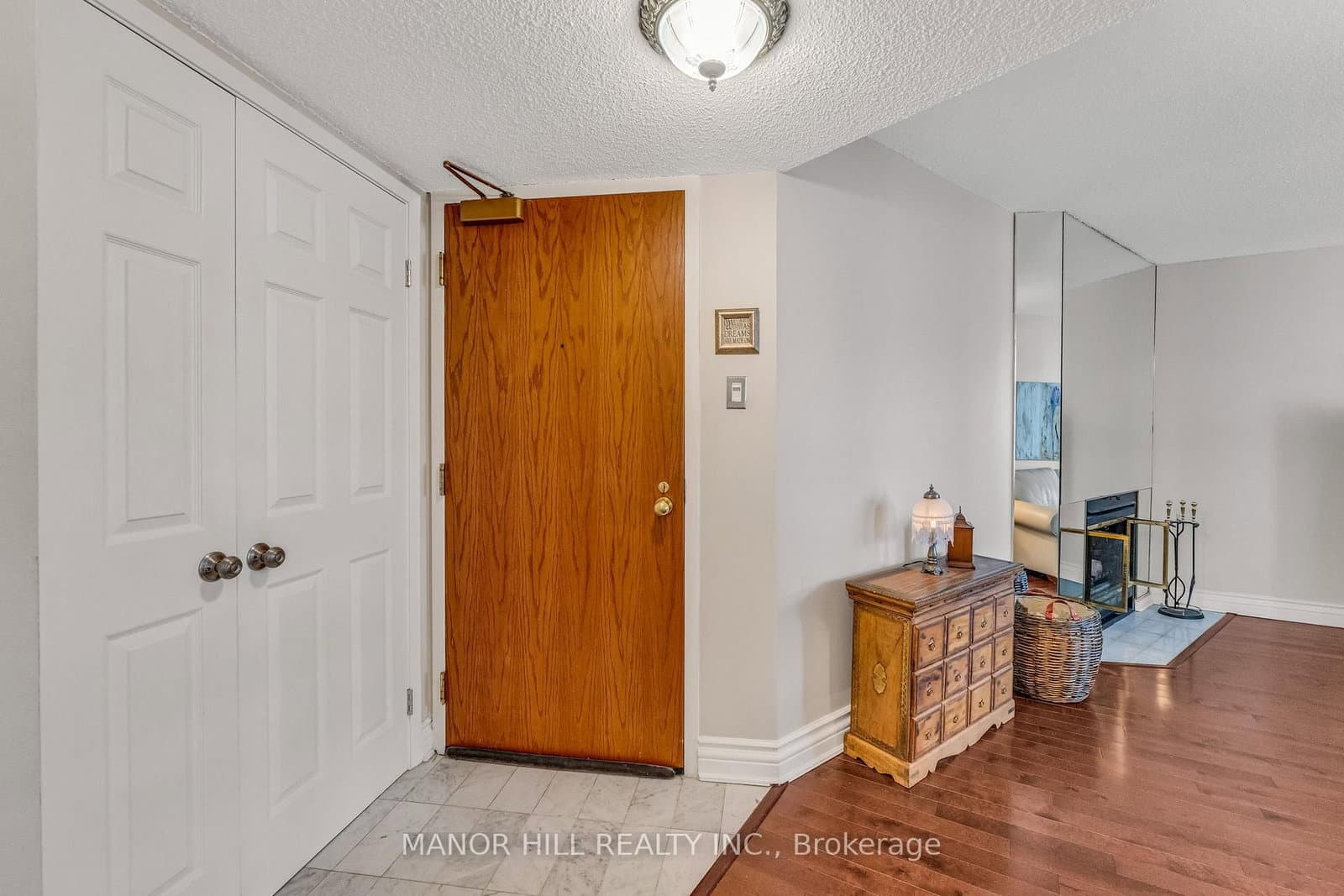 1331 Bay Street, Unit 803 thumbnail 2