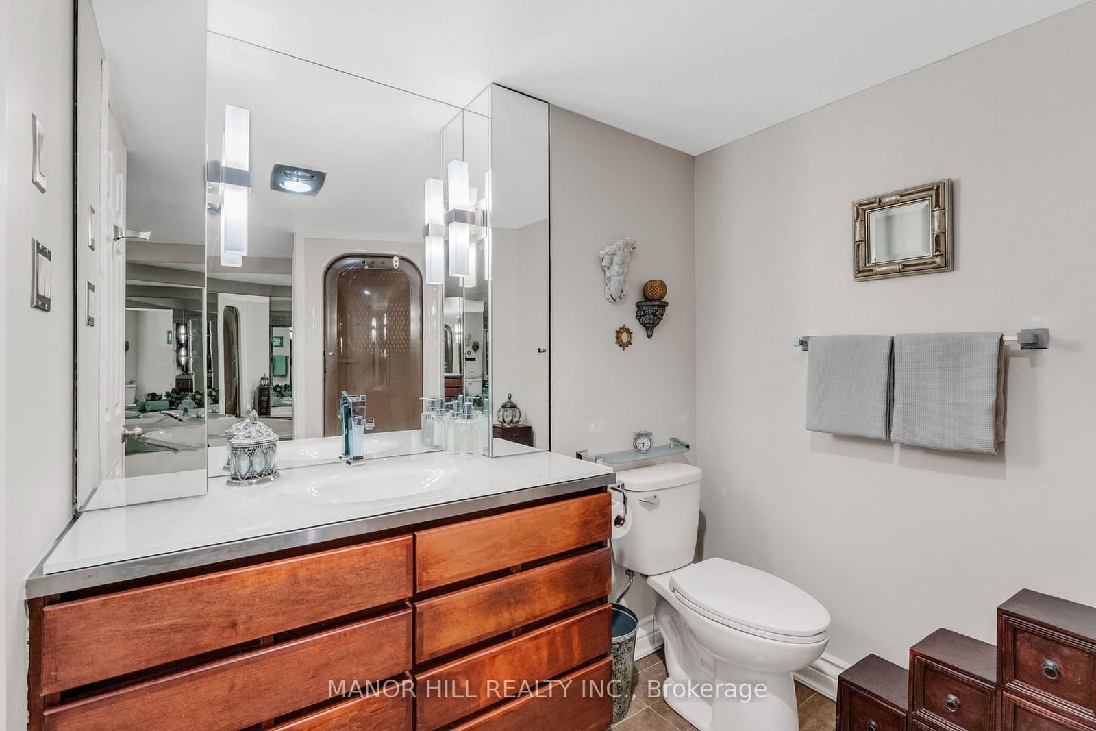 1331 Bay Street, Unit 803 thumbnail 23