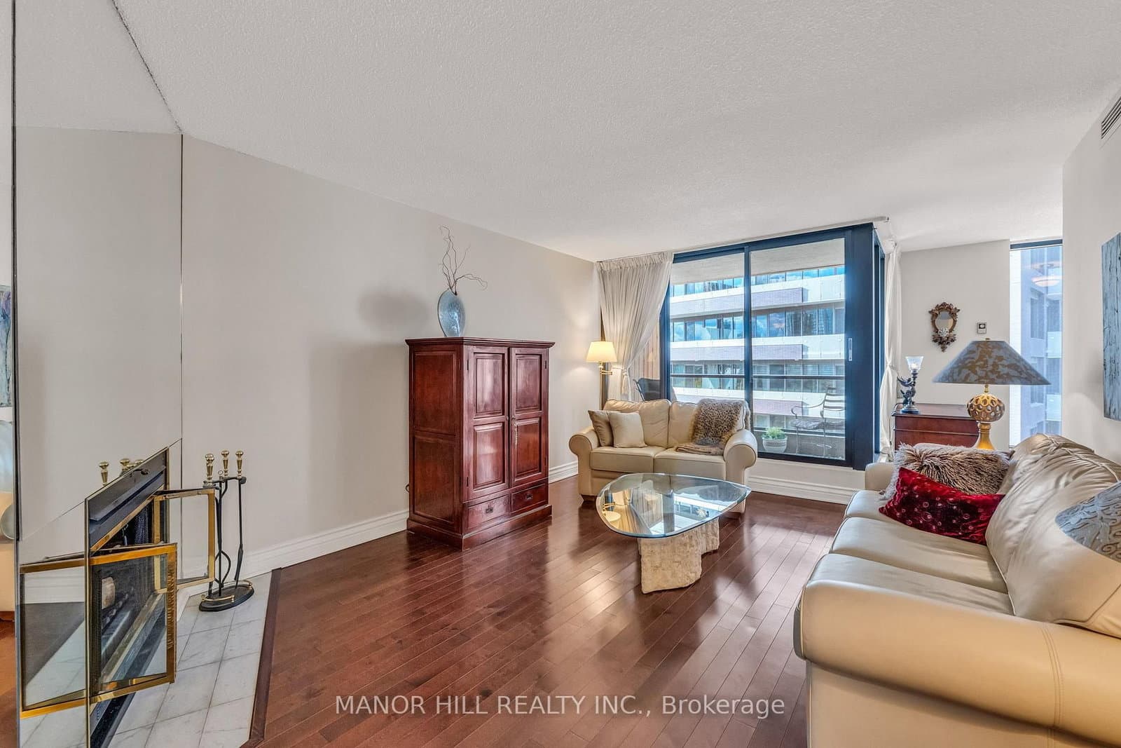 1331 Bay Street, Unit 803 thumbnail 3
