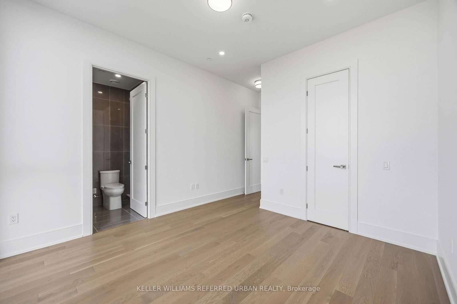10 Inn On The Park Drive, Unit PH3 thumbnail 16