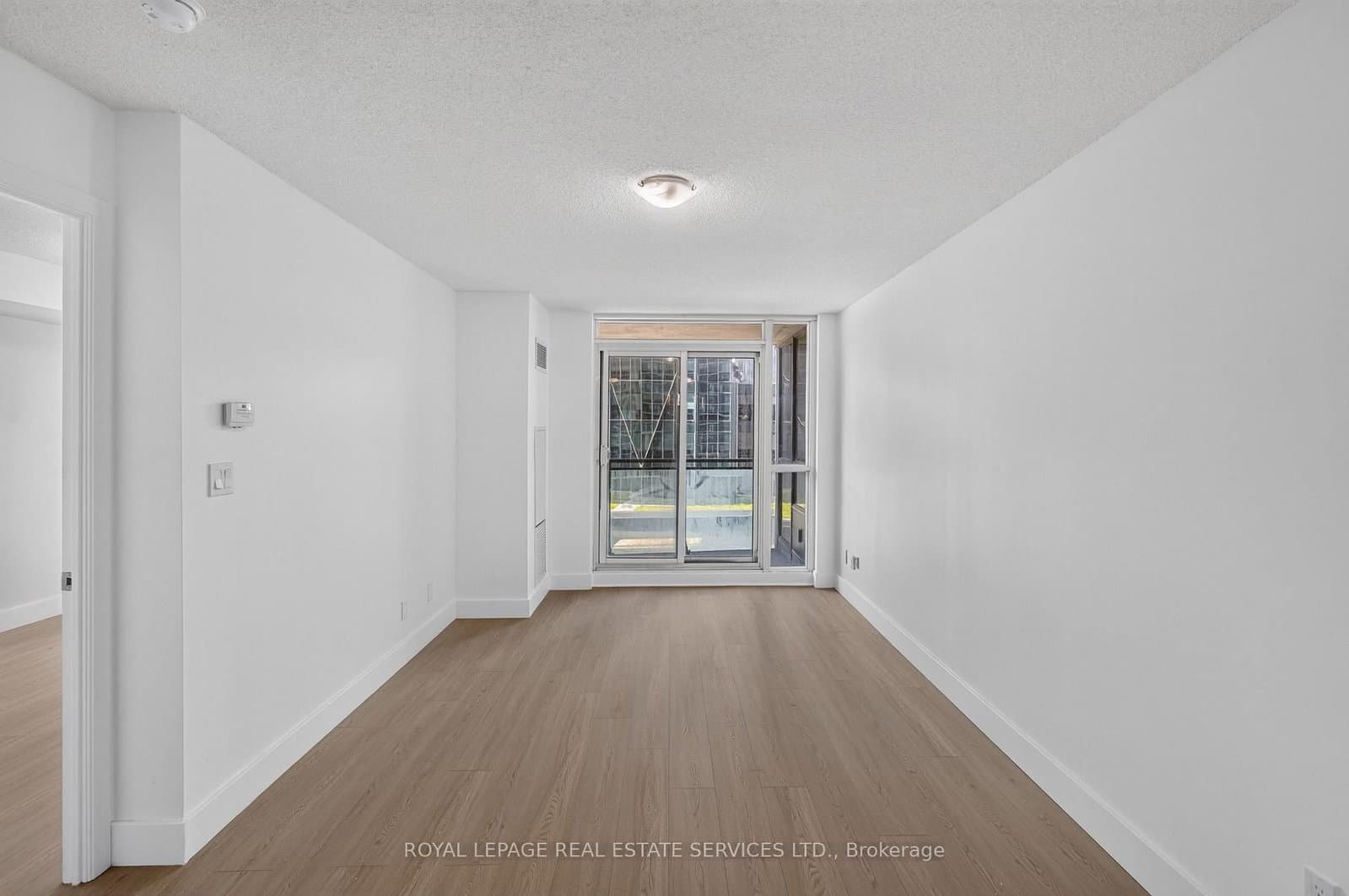 18 Harbour Street, Unit 1204 thumbnail 10