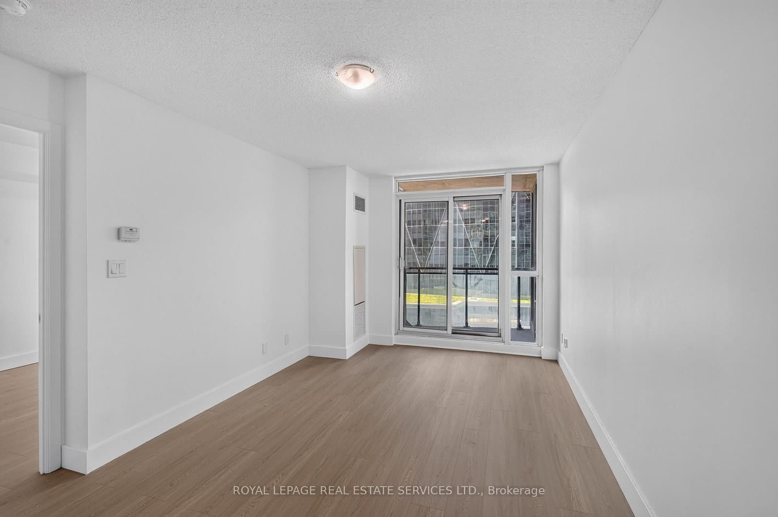 18 Harbour Street, Unit 1204 thumbnail 12