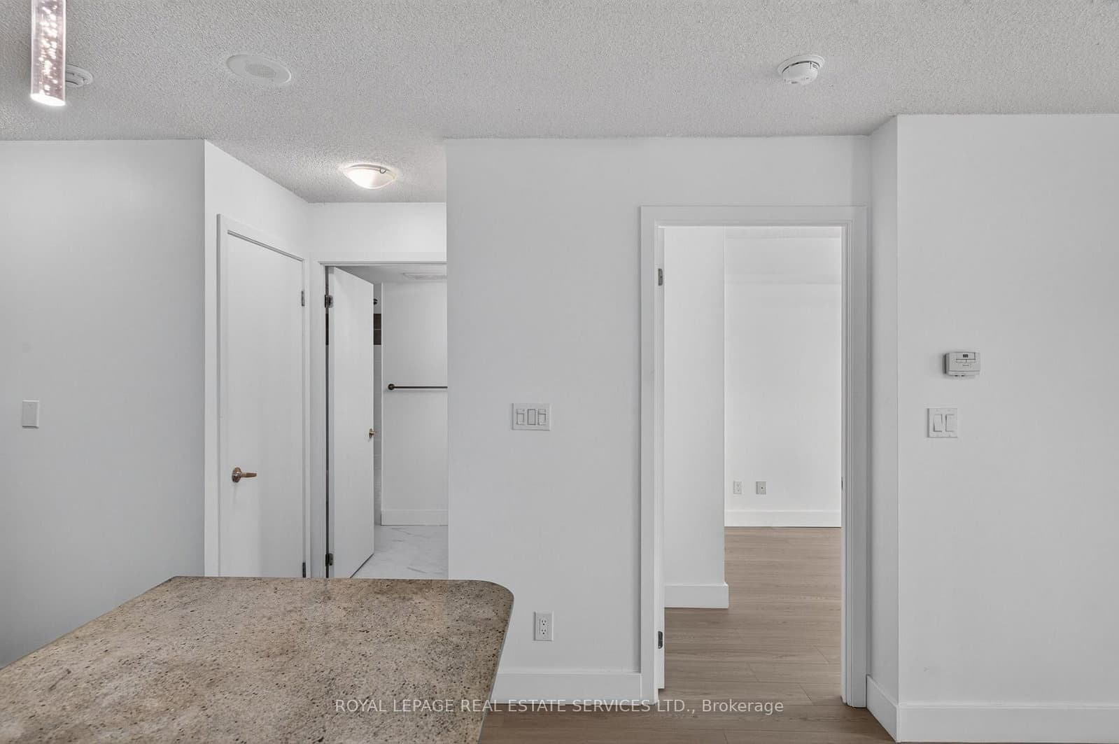 18 Harbour Street, Unit 1204 thumbnail 15
