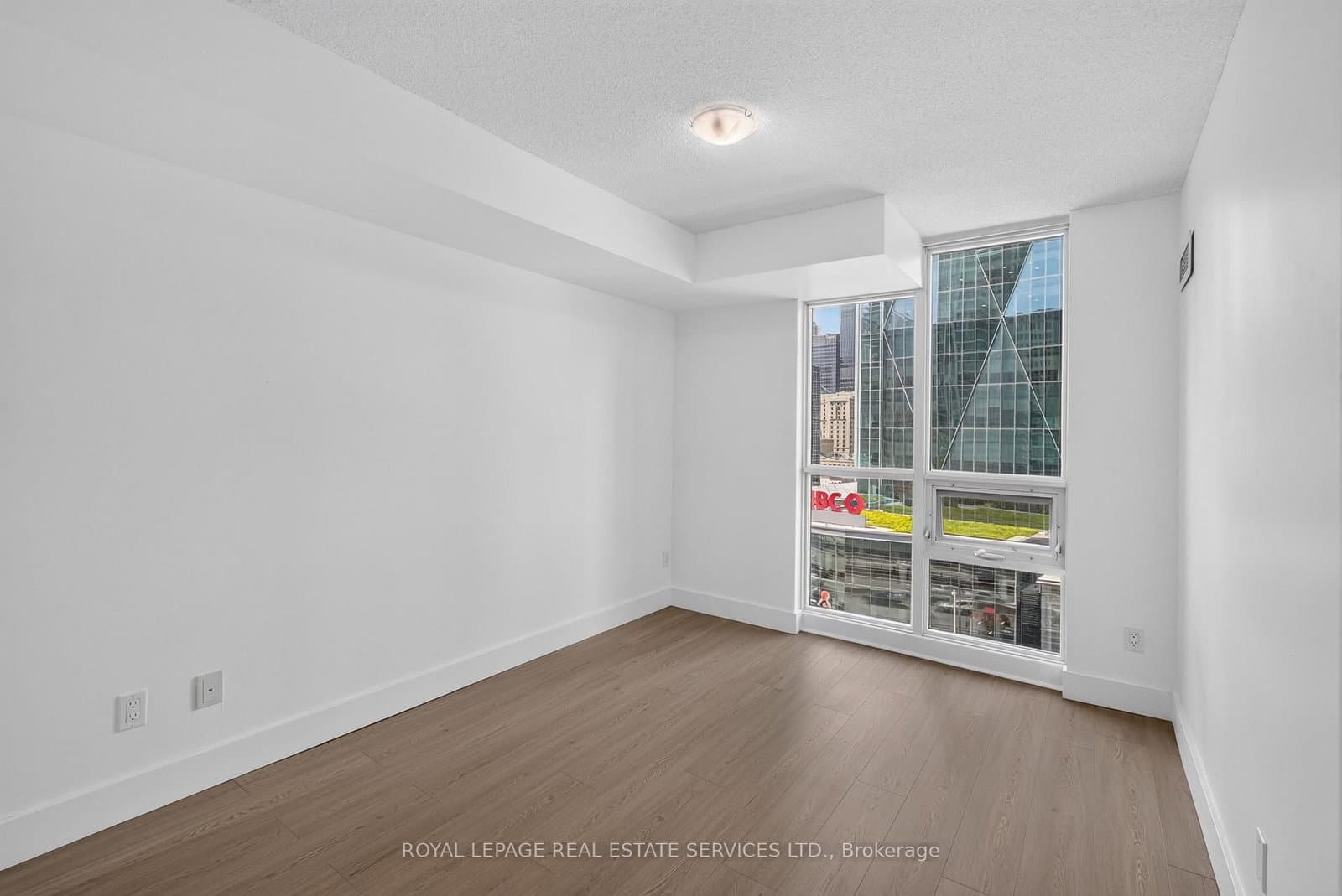 18 Harbour Street, Unit 1204 thumbnail 16