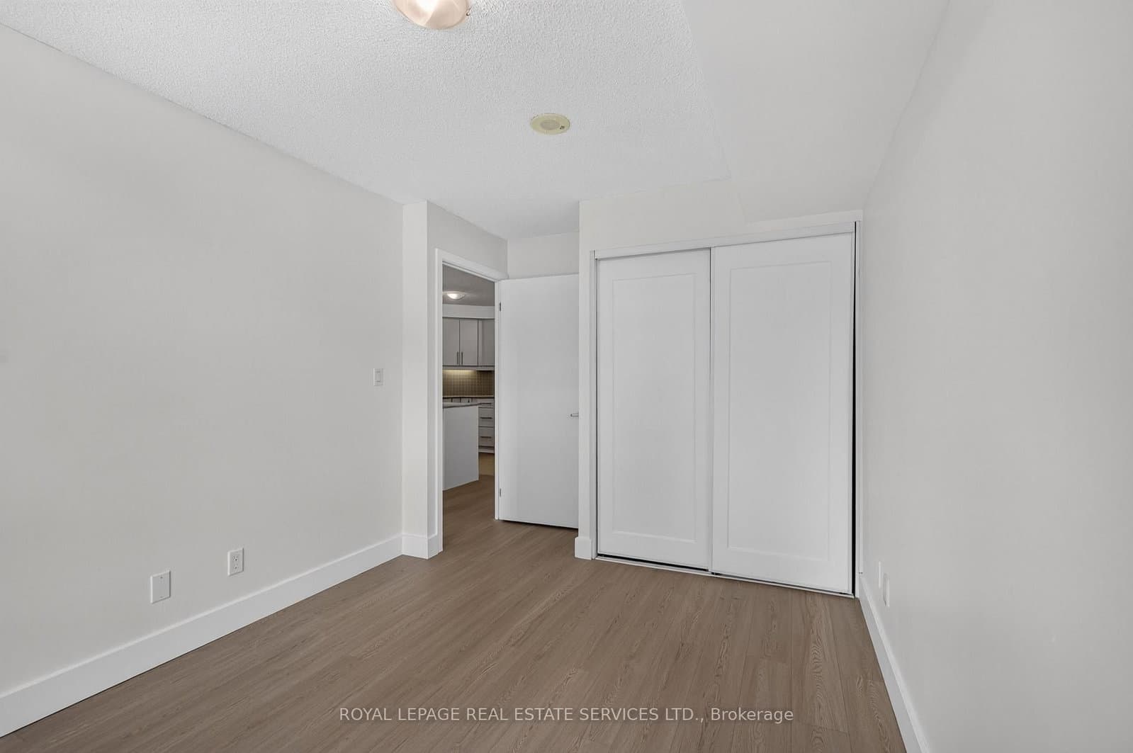 18 Harbour Street, Unit 1204 thumbnail 18