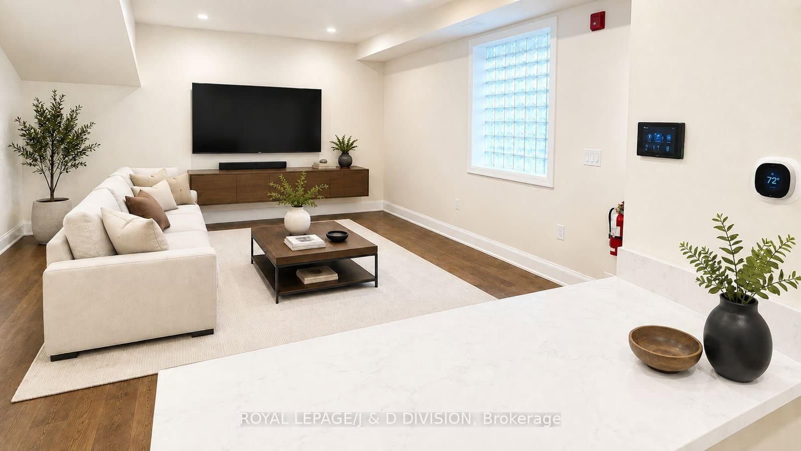 2579 Yonge Street, Unit 202 thumbnail 7
