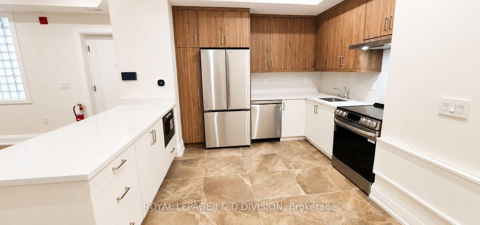 2579 Yonge Street, Unit 202 thumbnail 9