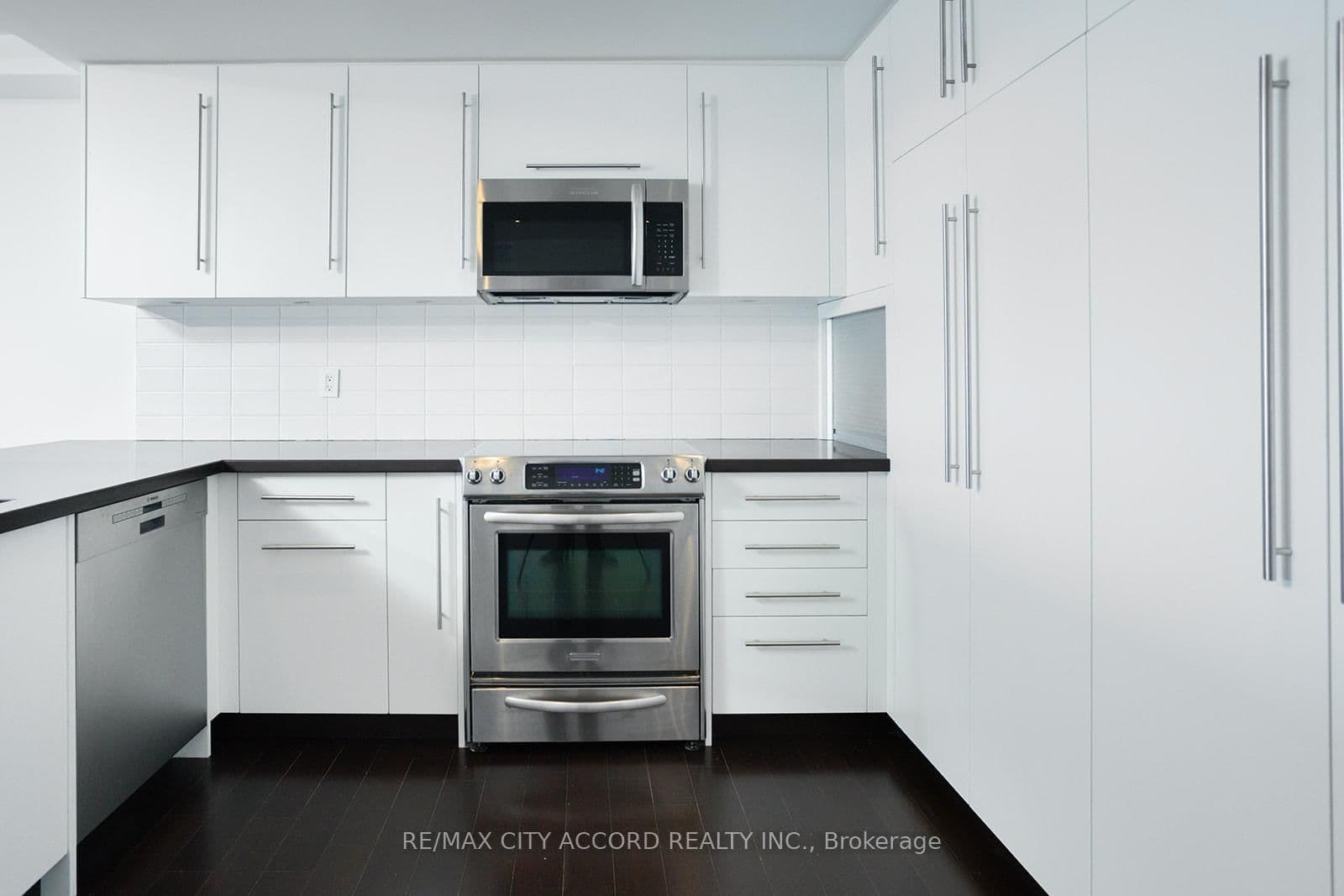 33 Harbour Square, Unit 2018 thumbnail 15