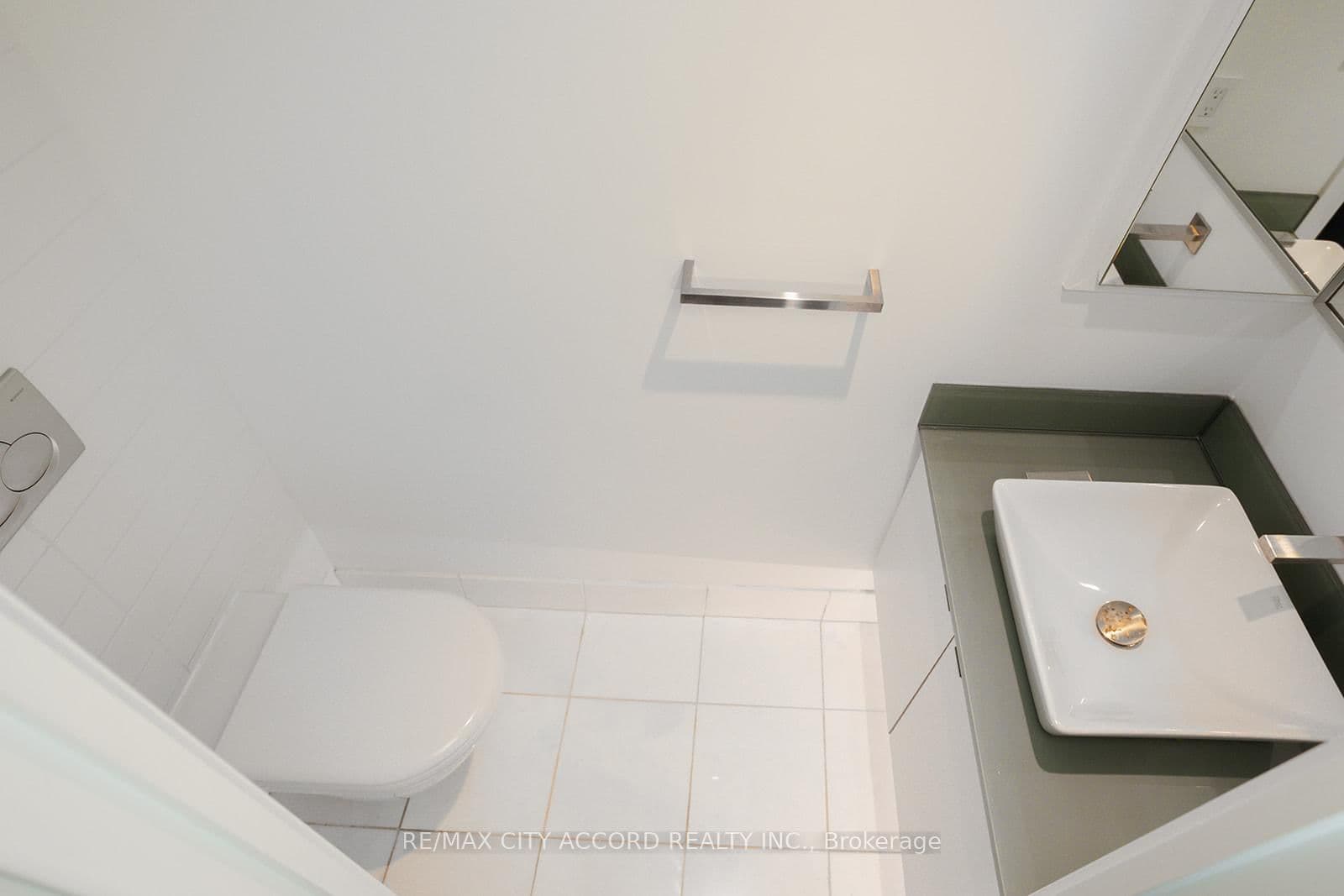 33 Harbour Square, Unit 2018 thumbnail 22