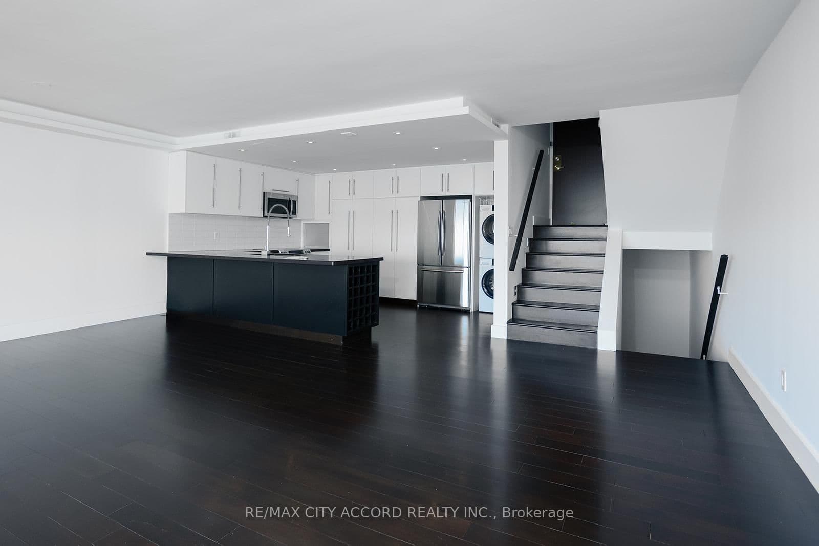 33 Harbour Square, Unit 2018 thumbnail 9