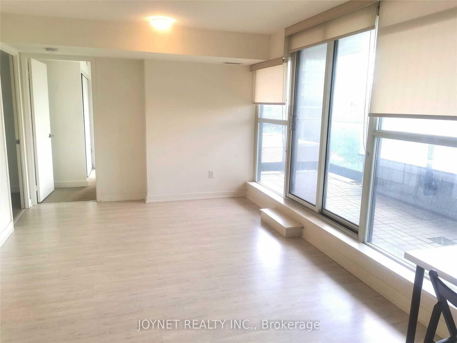 29 Singer Court, Unit 305 thumbnail 4