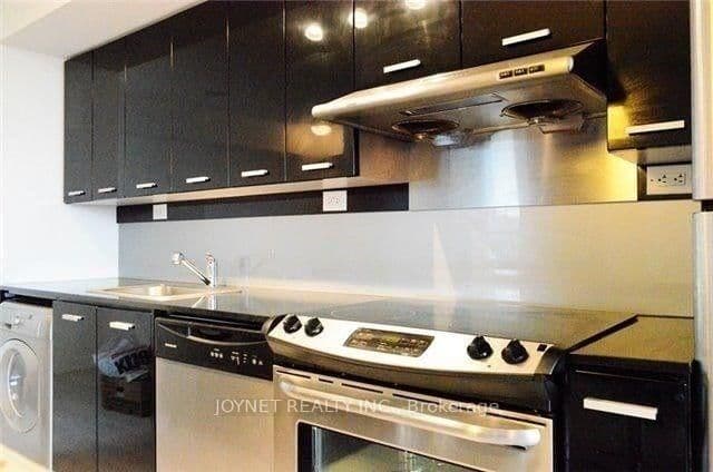 29 Singer Court, Unit 305 thumbnail 8