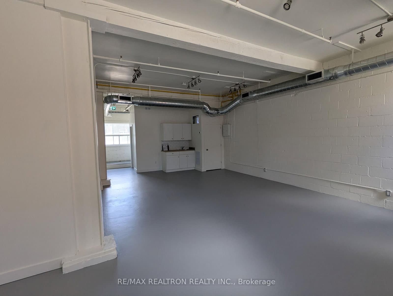 135 Tecumseth Street, Unit 11A - Image 1