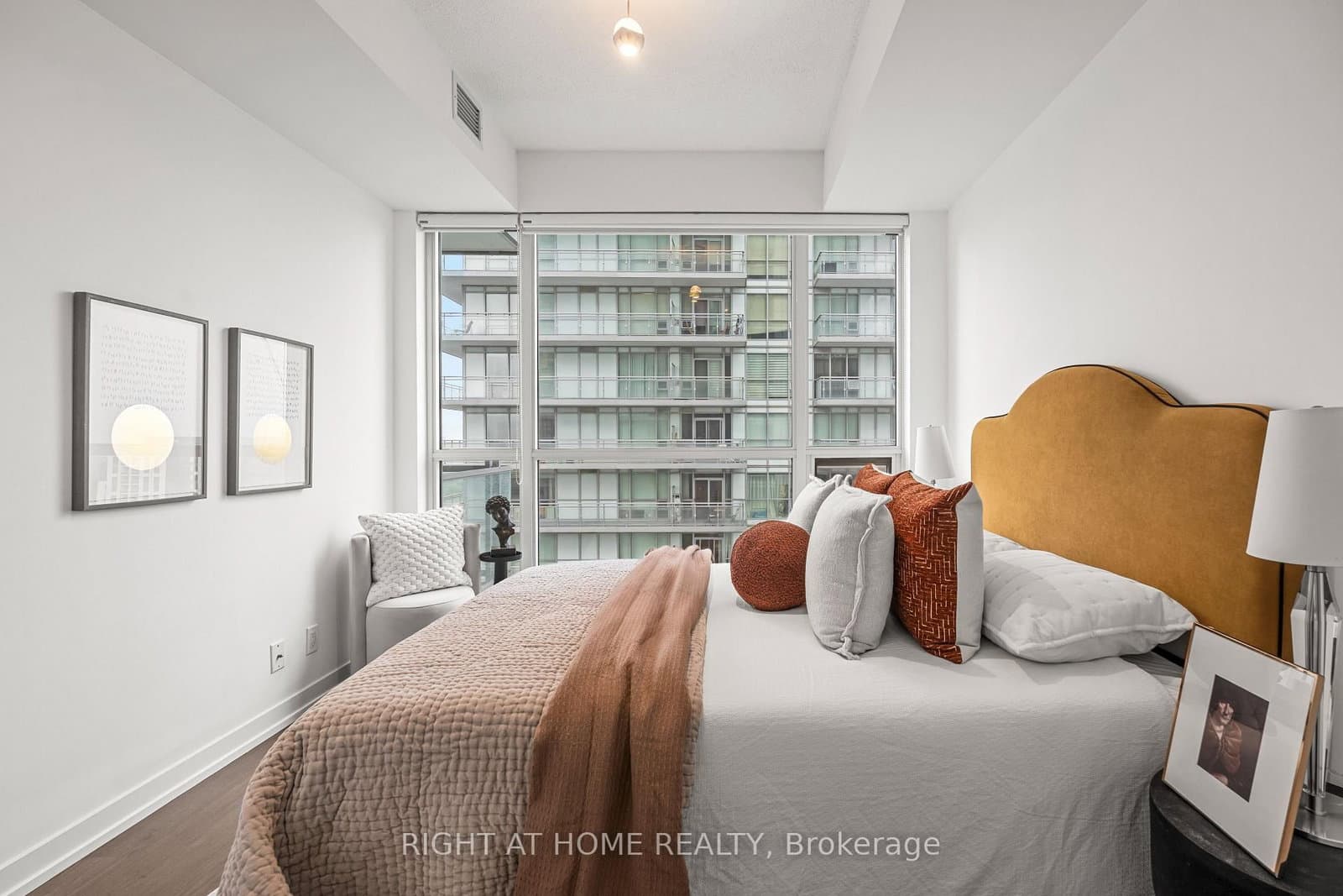 89 Dunfield Avenue, Unit 2306 thumbnail 14
